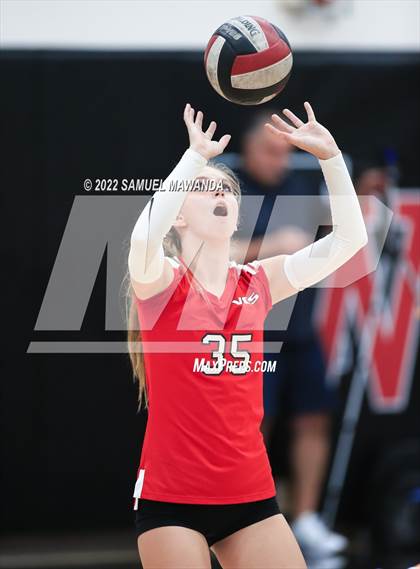 Thumbnail 1 in Village Christian @ Harvard-Westlake photogallery.
