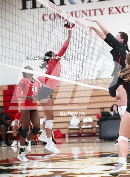 Thumbnail 3 in Village Christian @ Harvard-Westlake photogallery.