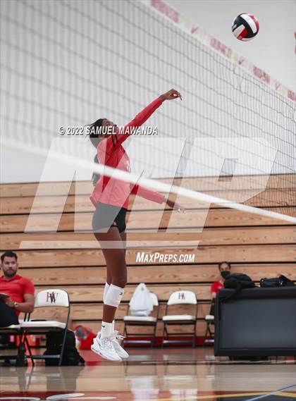 Thumbnail 1 in Village Christian @ Harvard-Westlake photogallery.