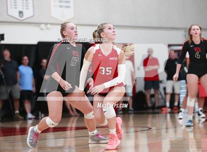 Thumbnail 2 in Village Christian @ Harvard-Westlake photogallery.