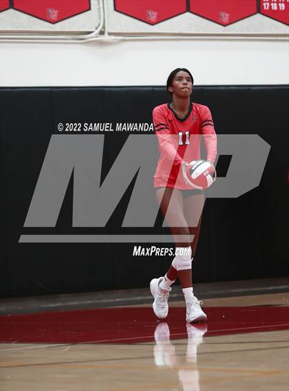 Thumbnail 3 in Village Christian @ Harvard-Westlake photogallery.