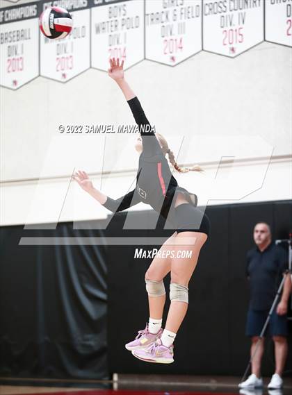 Thumbnail 2 in Village Christian @ Harvard-Westlake photogallery.