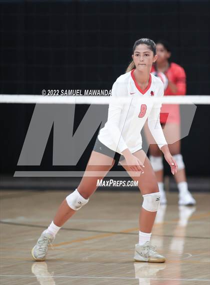 Thumbnail 2 in Village Christian @ Harvard-Westlake photogallery.