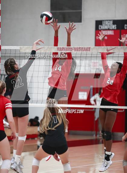 Thumbnail 3 in Village Christian @ Harvard-Westlake photogallery.