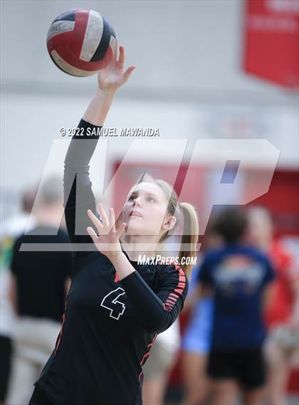 Thumbnail 1 in Village Christian @ Harvard-Westlake photogallery.
