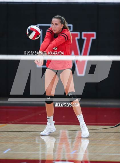 Thumbnail 2 in Village Christian @ Harvard-Westlake photogallery.