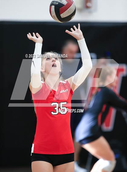 Thumbnail 3 in Village Christian @ Harvard-Westlake photogallery.