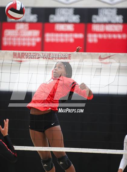 Thumbnail 1 in Village Christian @ Harvard-Westlake photogallery.