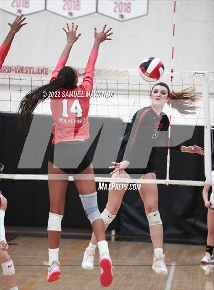 Thumbnail 3 in Village Christian @ Harvard-Westlake photogallery.
