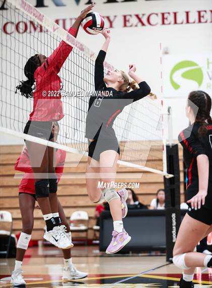 Thumbnail 3 in Village Christian @ Harvard-Westlake photogallery.