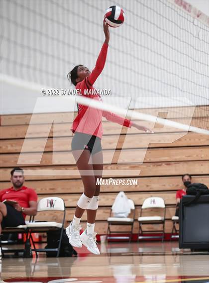 Thumbnail 3 in Village Christian @ Harvard-Westlake photogallery.