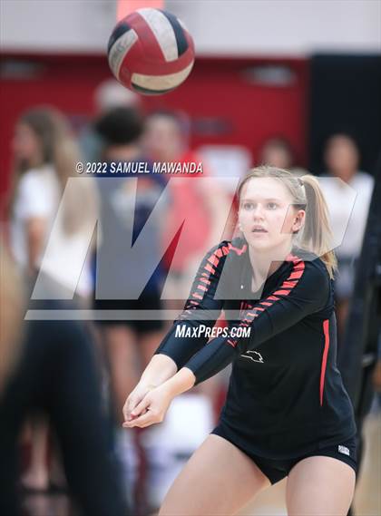 Thumbnail 3 in Village Christian @ Harvard-Westlake photogallery.
