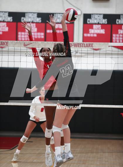 Thumbnail 1 in Village Christian @ Harvard-Westlake photogallery.