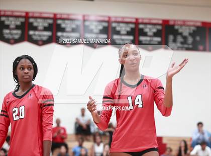 Thumbnail 3 in Village Christian @ Harvard-Westlake photogallery.
