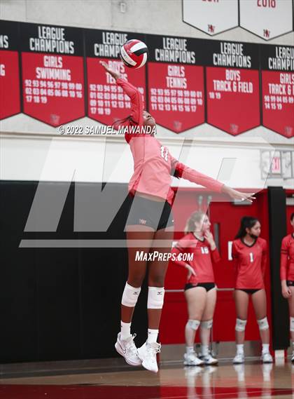 Thumbnail 3 in Village Christian @ Harvard-Westlake photogallery.