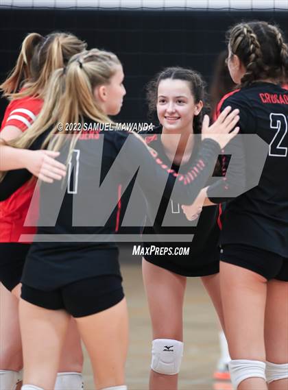 Thumbnail 3 in Village Christian @ Harvard-Westlake photogallery.