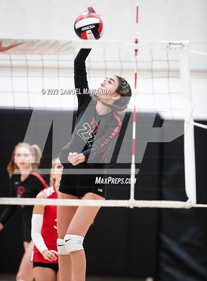 Thumbnail 2 in Village Christian @ Harvard-Westlake photogallery.