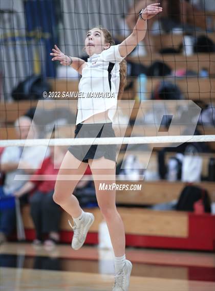 Thumbnail 1 in Village Christian @ Harvard-Westlake photogallery.
