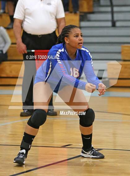 Thumbnail 3 in Hale Ray vs. Coventry (CIAC Class S Semifinal) photogallery.
