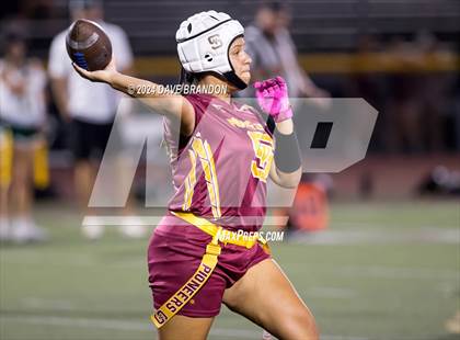 Thumbnail 2 in Royal @ Simi Valley photogallery.