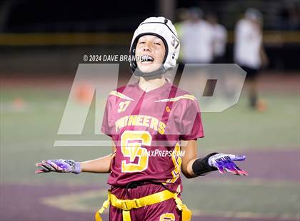 Thumbnail 1 in Royal @ Simi Valley photogallery.