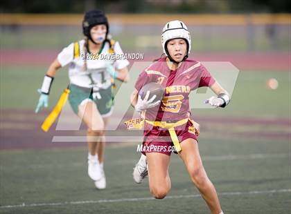 Thumbnail 3 in Royal @ Simi Valley photogallery.