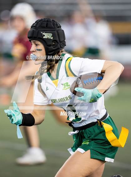 Thumbnail 2 in Royal @ Simi Valley photogallery.