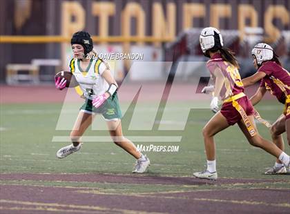 Thumbnail 2 in Royal @ Simi Valley photogallery.
