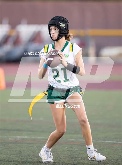 Thumbnail 2 in Royal @ Simi Valley photogallery.