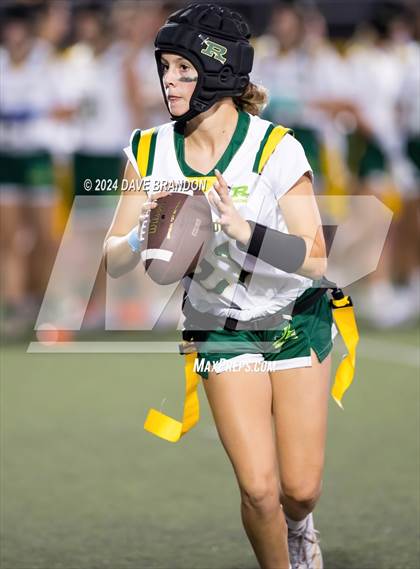 Thumbnail 3 in Royal @ Simi Valley photogallery.