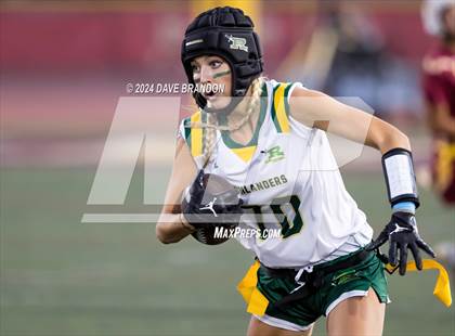 Thumbnail 3 in Royal @ Simi Valley photogallery.