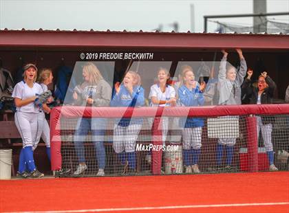 Thumbnail 2 in Dodd City vs. Ector (UIL 1A Regional Semifinal) photogallery.