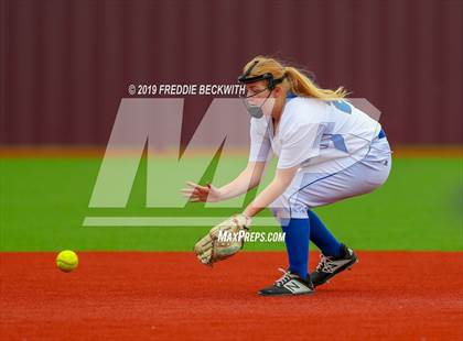 Thumbnail 2 in Dodd City vs. Ector (UIL 1A Regional Semifinal) photogallery.