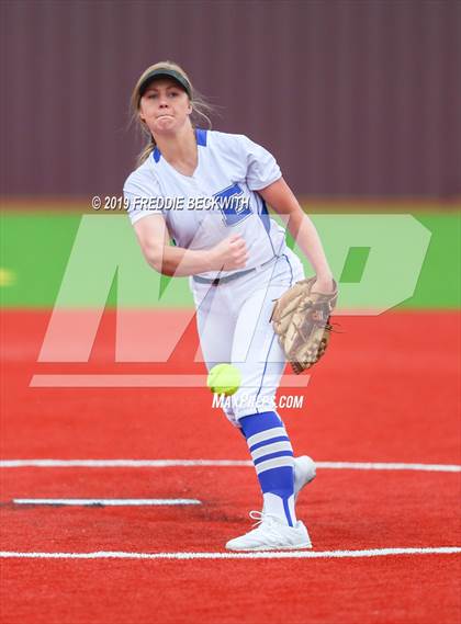 Thumbnail 1 in Dodd City vs. Ector (UIL 1A Regional Semifinal) photogallery.
