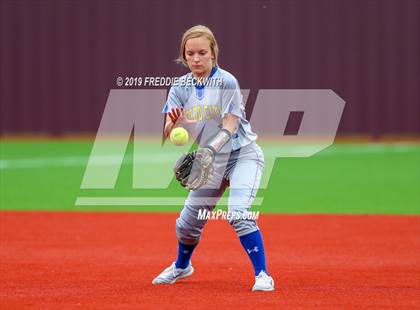 Thumbnail 1 in Dodd City vs. Ector (UIL 1A Regional Semifinal) photogallery.