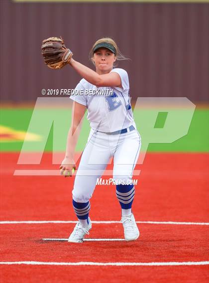 Thumbnail 3 in Dodd City vs. Ector (UIL 1A Regional Semifinal) photogallery.