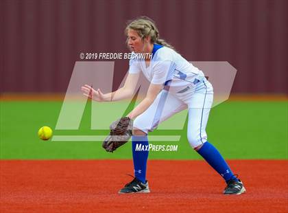 Thumbnail 3 in Dodd City vs. Ector (UIL 1A Regional Semifinal) photogallery.