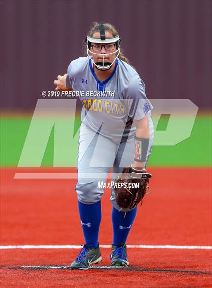 Thumbnail 1 in Dodd City vs. Ector (UIL 1A Regional Semifinal) photogallery.