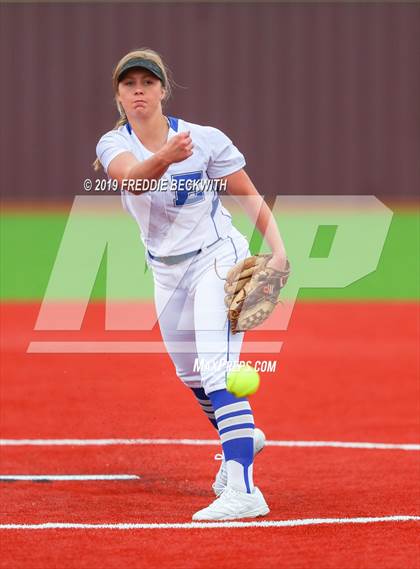 Thumbnail 1 in Dodd City vs. Ector (UIL 1A Regional Semifinal) photogallery.