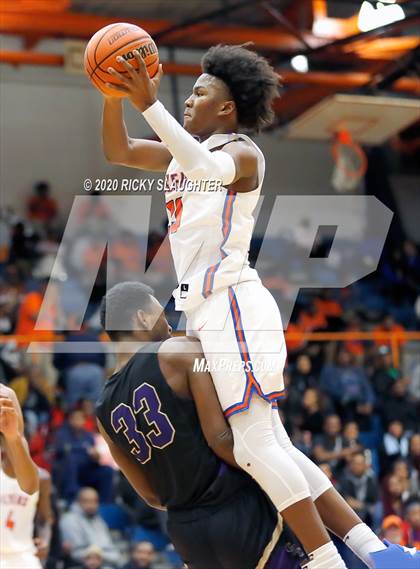 Thumbnail 2 in East St. Louis vs. Christian Brothers (King Classic in the City of Champions) photogallery.