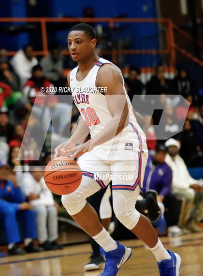 Thumbnail 1 in East St. Louis vs. Christian Brothers (King Classic in the City of Champions) photogallery.