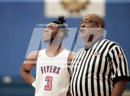 Thumbnail 2 in East St. Louis vs. Christian Brothers (King Classic in the City of Champions) photogallery.