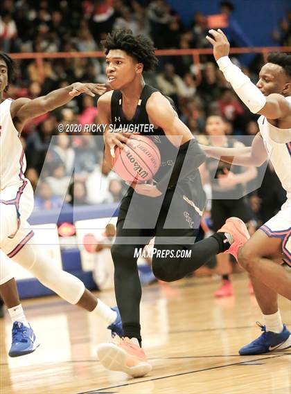 Thumbnail 3 in East St. Louis vs. Christian Brothers (King Classic in the City of Champions) photogallery.
