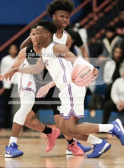 Thumbnail 2 in East St. Louis vs. Christian Brothers (King Classic in the City of Champions) photogallery.