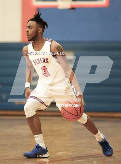 Thumbnail 1 in East St. Louis vs. Christian Brothers (King Classic in the City of Champions) photogallery.