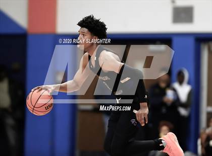 Thumbnail 3 in East St. Louis vs. Christian Brothers (King Classic in the City of Champions) photogallery.