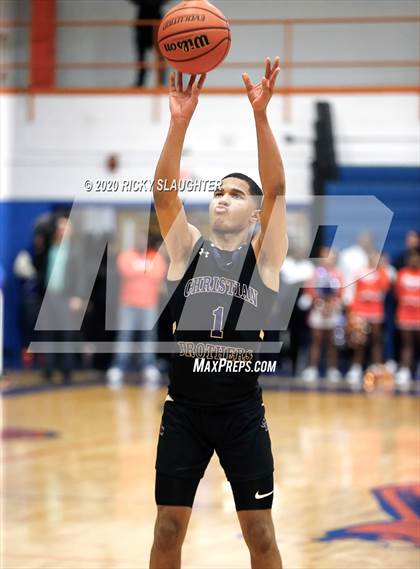 Thumbnail 3 in East St. Louis vs. Christian Brothers (King Classic in the City of Champions) photogallery.