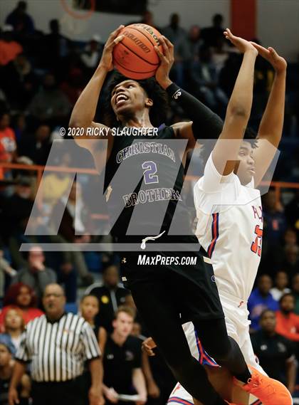 Thumbnail 3 in East St. Louis vs. Christian Brothers (King Classic in the City of Champions) photogallery.