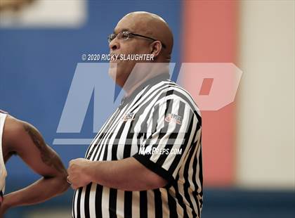 Thumbnail 1 in East St. Louis vs. Christian Brothers (King Classic in the City of Champions) photogallery.