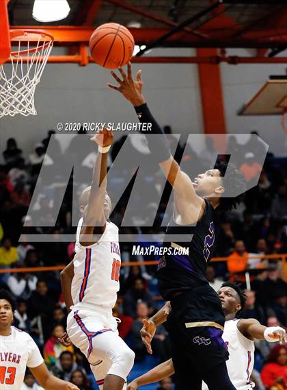 Thumbnail 3 in East St. Louis vs. Christian Brothers (King Classic in the City of Champions) photogallery.